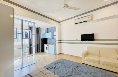 Serviced apartmemt for rent with window on Dien Bien Phu street near le Van Tam park