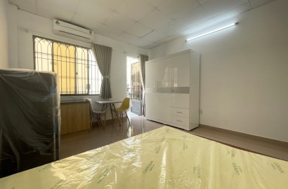 Serviced apartmemt for rent with balcony on Pham Ngu Lao street