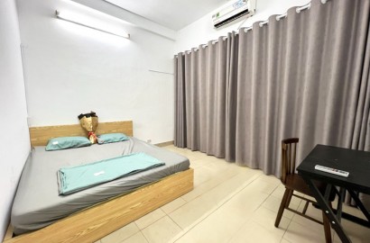 1 Bedroom apartment for rent with balcony on Cong Hoa street