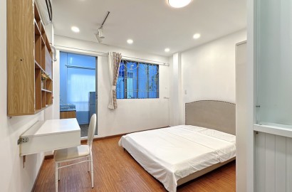 1 Bedroom apartment for rent, private washing machine on Le Van Sy Street