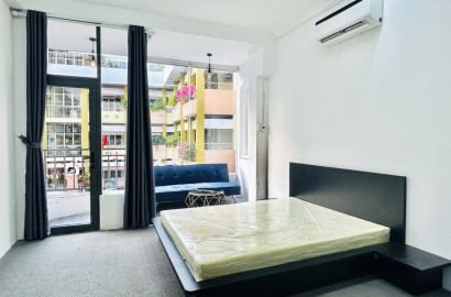 Serviced apartmemt for rent with balcony on Nguyen Phi Khanh street