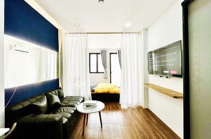 1 Bedroom apartment for rent with large balcony on Vinh Vien street