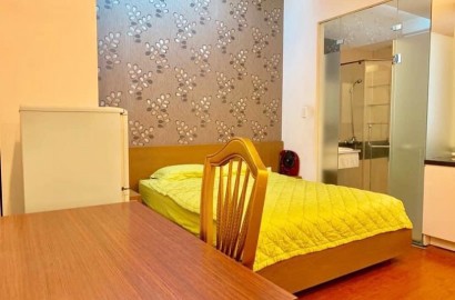 Wooden floor serviced apartment for rent on Nguyen Dinh Chieu Street
