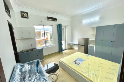 Serviced apartmemt for rent with balcony on D5 street in Binh Thanh district