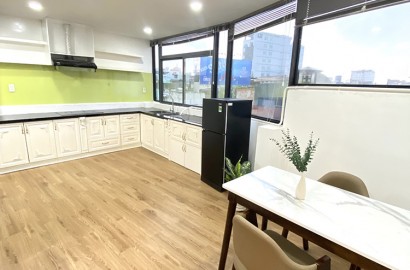 Wooden floor 1 bedroom apartment on Phan Dinh Phung street in Phu Nhuan District