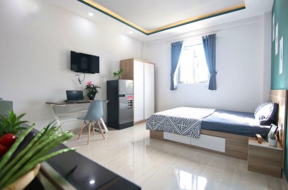 Bright service apartment for rent in District 10