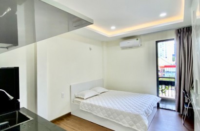 Serviced apartmemt for rent with balcony on Hai Ba Trung street in District 1