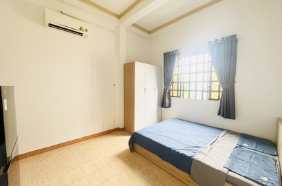 Serviced apartmemt for rent with window on Cach Mang Thang 8 Street