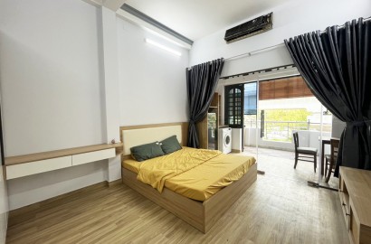 1 Bedroom apartment for rent with balcony, washer on Dien Bien Phu Street