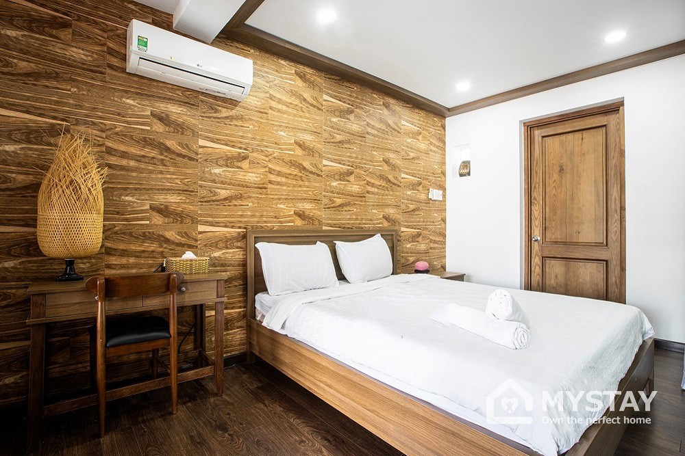 Cho thuê căn hộ dịch vụ 1 phòng ngủ riêng có ban công đường Lê Thị Hồng Gấm