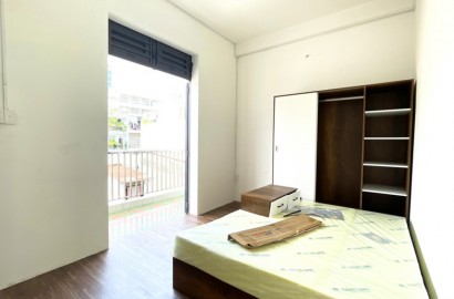 Studio apartmemt for rent with balcony on Hoa Hao street in District 10