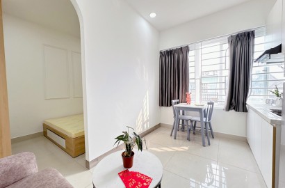 Cho thuê căn hộ 1 phòng ngủ cửa sổ thoáng đường Lê Văn Thọ