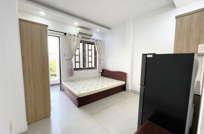 Serviced apartmemt for rent with balcony, private washer on Hoang Hoa Tham Str