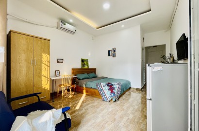 Serviced apartmemt for rent with balcony on Nguyen Van Thu street