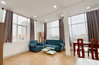 Cho thuê căn hộ 1 phòng ngủ ánh sáng tự nhiên đường Thành Thái