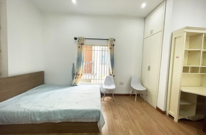 Cho thuê căn hộ dịch vụ cửa sổ thoáng đường Huỳnh Văn Bánh