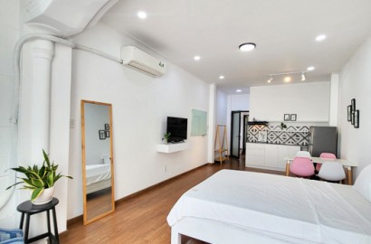 Wooden floor serviced apartment for rent in District 1 near Thu Thiem tunnel