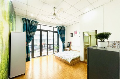 Serviced apartmemt for rent with balcony on Dinh Bo Linh street