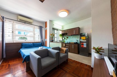 Serviced apartment with balcony on Nguyen Thi Minh Khai street