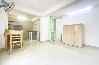 1 Bedroom apartment for rent on Nguyen Van Thuong street