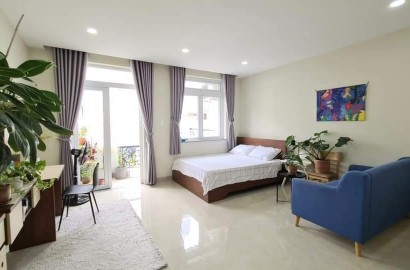 Serviced apartmemt for rent with balcony on Nguyen Van Vinh street in Tan Binh District