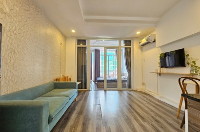 Penthouse 1 bedroom for rent on Nguyen Trai Street in D1