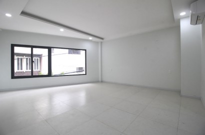 Spacious Studio apartmemt with window on Truong Chinh road