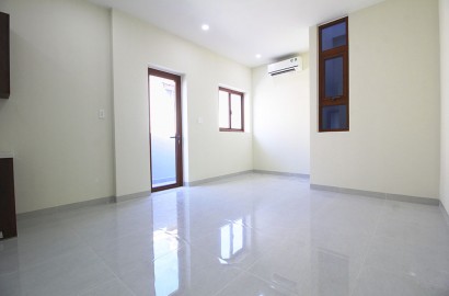 Serviced apartmemt for rent with balcony on To Hien Thanh in District 10