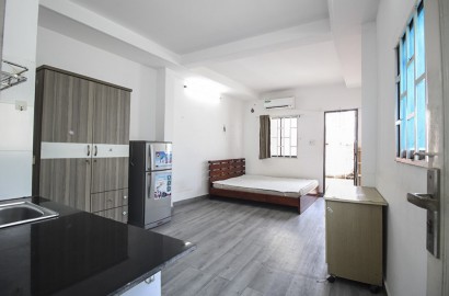 Studio apartmemt for rent with balcony on Nguyen Van Dau Street