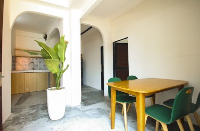 2 Bedrooms serviced apartment with fully furnished, balcony on Ho Ba Kien Street