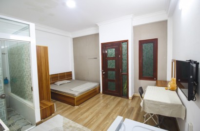 Wooden floor studio apartment for rent with fully furnisher near Him Lam bridge