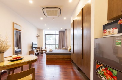 Large serviced apartment, wooden furniture on Thach Thi Thanh street