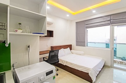 Serviced apartment with balcony, private washing machine on Tran Xuan Soan street
