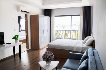 Cho thuê căn hộ dịch vụ 2 phòng ngủ có hồ bơi đường Trần Bình Trọng