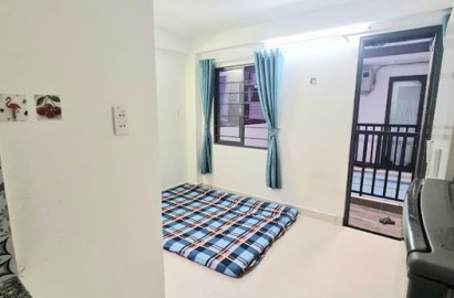 Mini apartment with balcony on Phan Dinh Phung street