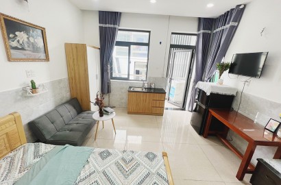 Studio with balcony, private washing machine on Nguyen Thien Thuat street