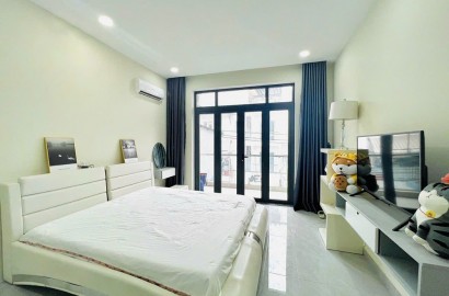 Cho thuê căn hộ 1 phòng ngủ rộng, có ban công đường  Phan Văn Hân