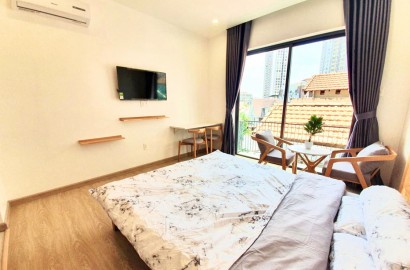 Serviced apartment with balcony in Thao Dien area
