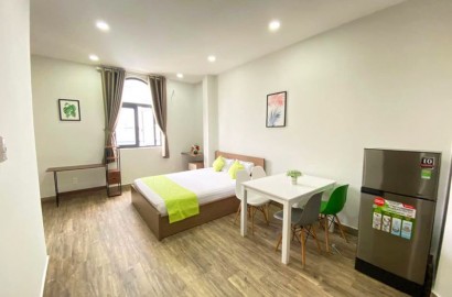 Nice and clean serviced apartment on Nguyen Gia Tri street