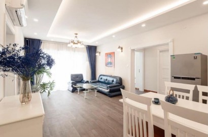 Cho thuê căn hộ 2 phòng ngủ cao cấp, có ban công đường Nguyễn Văn Hưởng