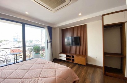 Serviced apartment with balcony on Huynh Khuong Ninh street