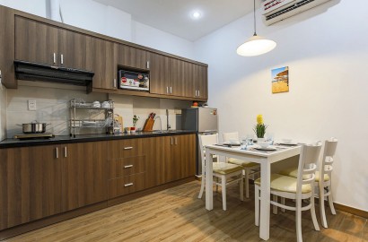 Cho thuê căn hộ ấm cúng với 2 phòng ngủ gần chợ Tân Định Quận 1