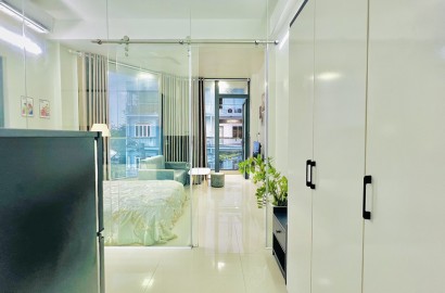 1 bedroom apartment with glass wall with balcony on Ngo Duc Ke street