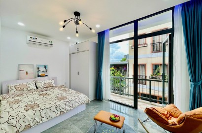 Cho thuê căn hộ 1 phòng ngủ riêng, ban công đường Điện Biên Phủ
