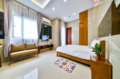 Comfortable serviced apartment, airy balcony in Phu Nhuan district