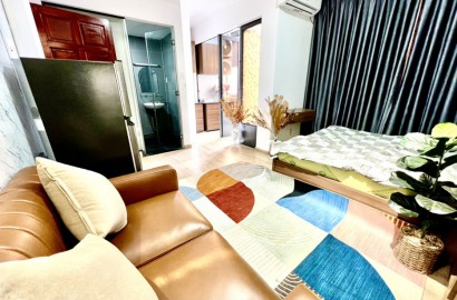 Studio apartment with airy balcony on Nguyen Trai street