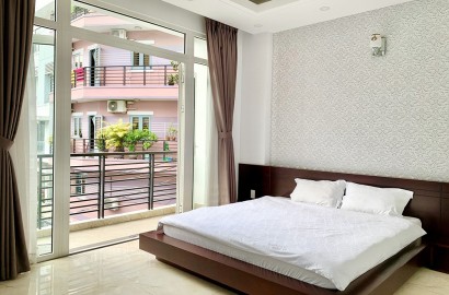 1 bedroom apartment, big balcony on Pham Viet Chanh street