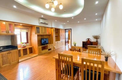 Cho thuê căn hộ 1 phòng ngủ rộng, sàn gỗ đường Nguyễn Văn Hưởng