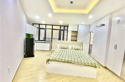 Comfort studio apartment with balcony inside on Nguyen Kiem street