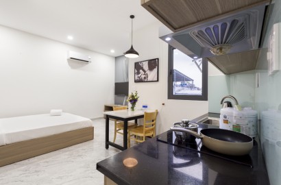 Cho thuê căn hộ dịch vụ đẹp sáng có ban công, máy giặt riêng tại quận Phú Nhuận